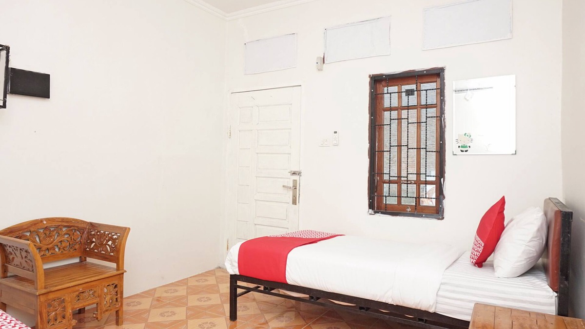 Babul Makmur Hotel | OYO 2410 Intan Hotel