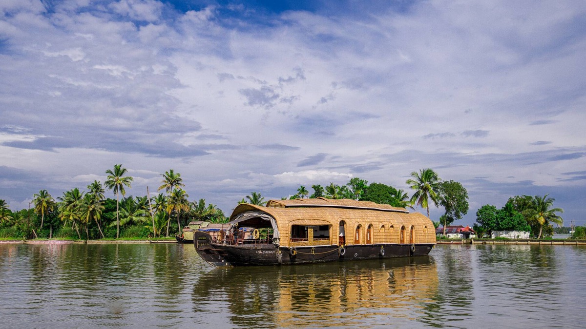Ambalapuzha House | OYO 24271 Houseboat My Trip 2bhk