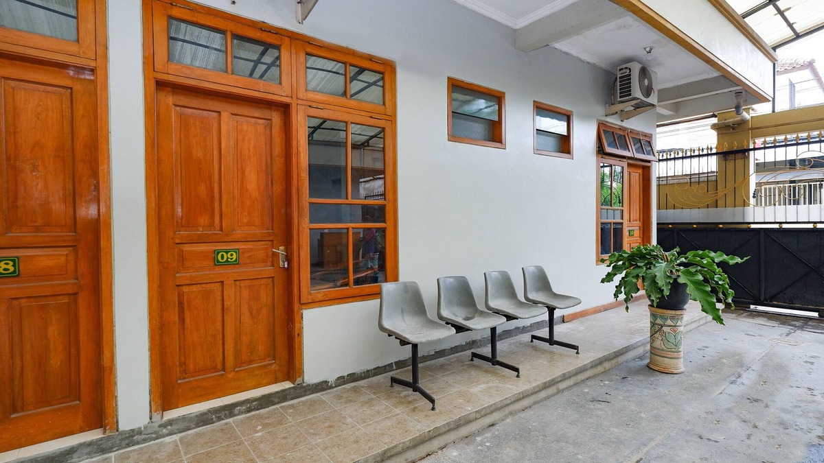 Laweyan Hotel | OYO 2737 D'KostNearKraton mangkunegaran