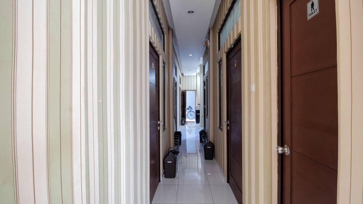 Karawang Hotel | OYO 3253 Sofia Residence