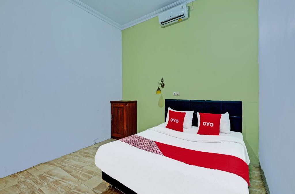 Borobudur Hotel | OYO 3355 Homestay Syariah Asyuban