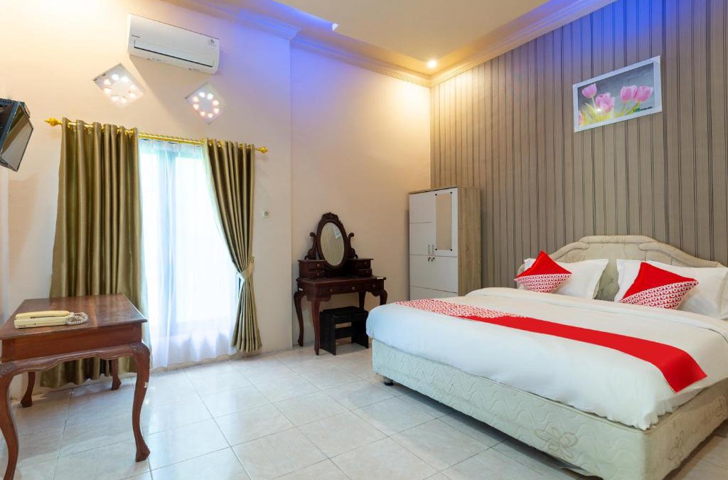 Bojonegoro Hotel | OYO 3452 Esemka Hotel And Resto