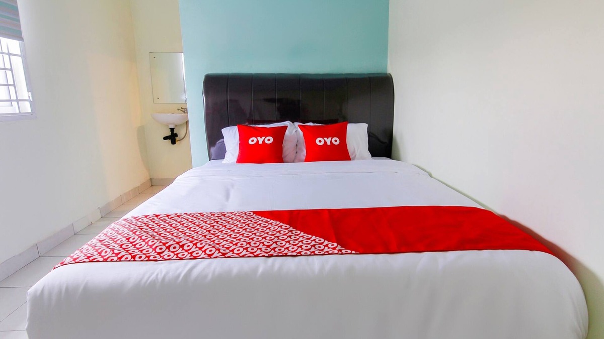 Medan Hotel | OYO 3493 Nami House