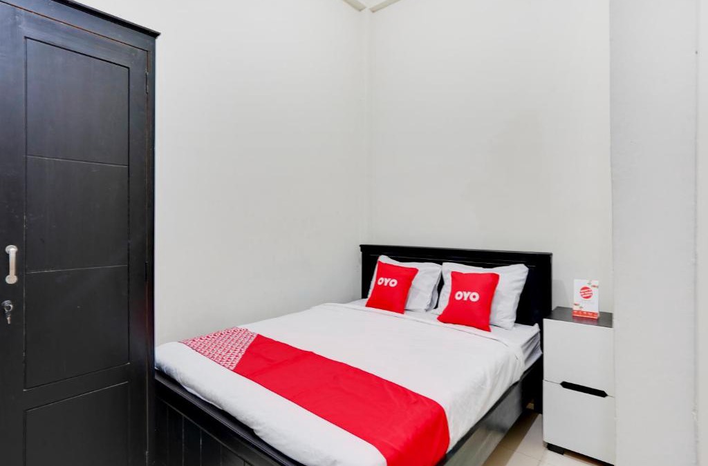 Lamongan Hotel | OYO 3705 Orchid Family Residence