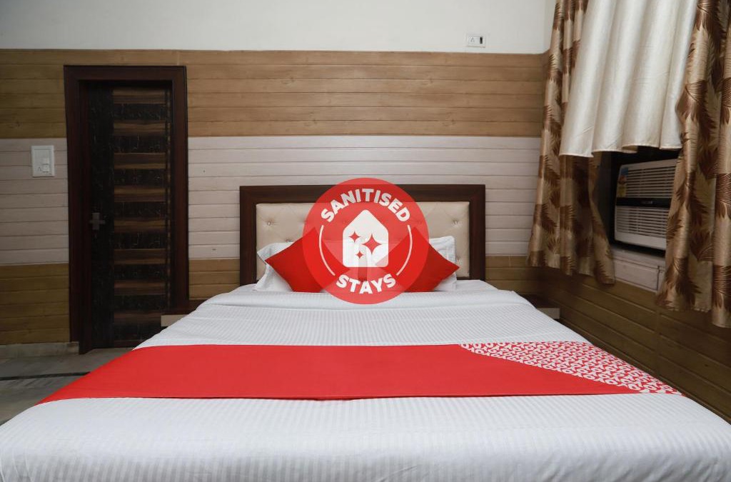Mathura Hotel | OYO 37971 Mayur Resort