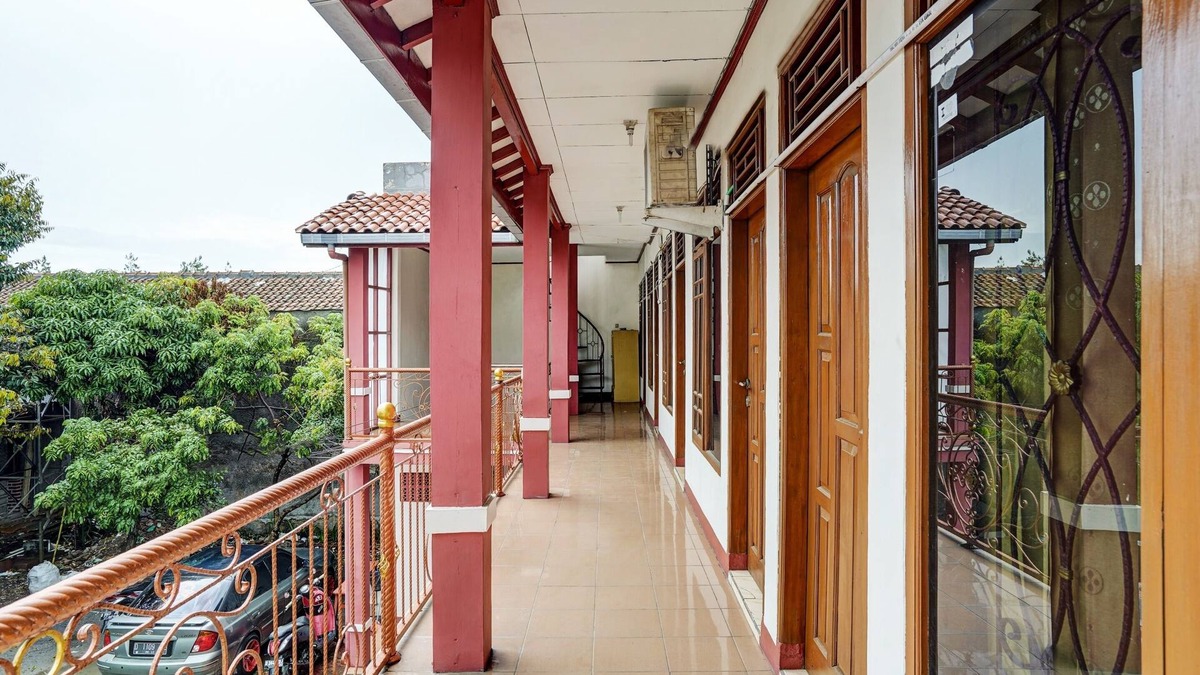 Cileunyi Hotel | OYO 3882 Pondok Pujasera