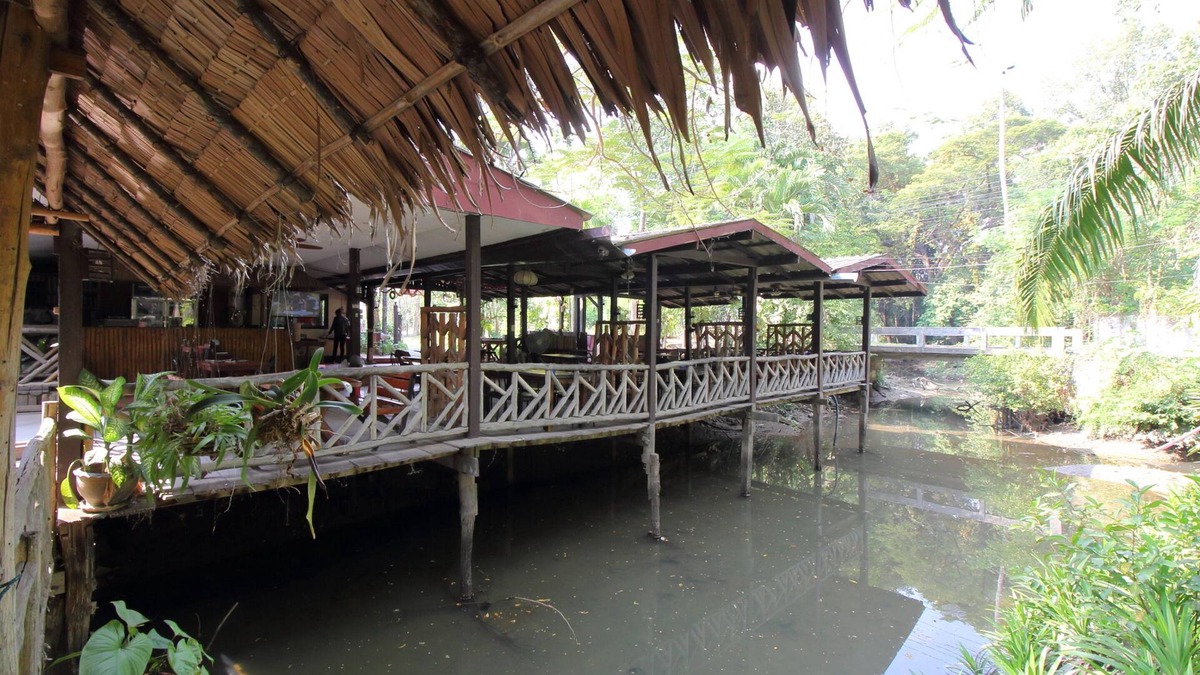Kamphaeng Saen Hotel | OYO 476 Ban Rimnam Resort