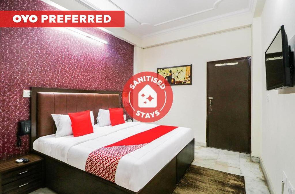 Sector 45 Hotel | OYO 48902 The White Villa