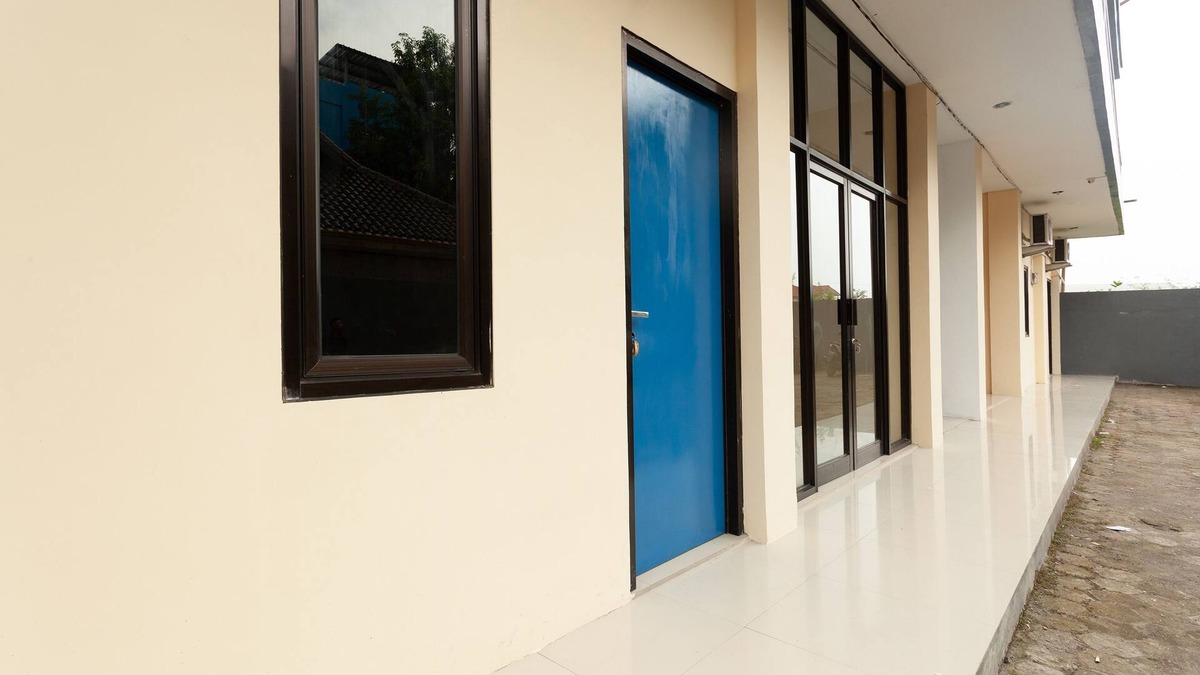 West Cirebon House | OYO 588 Richmond Guest House