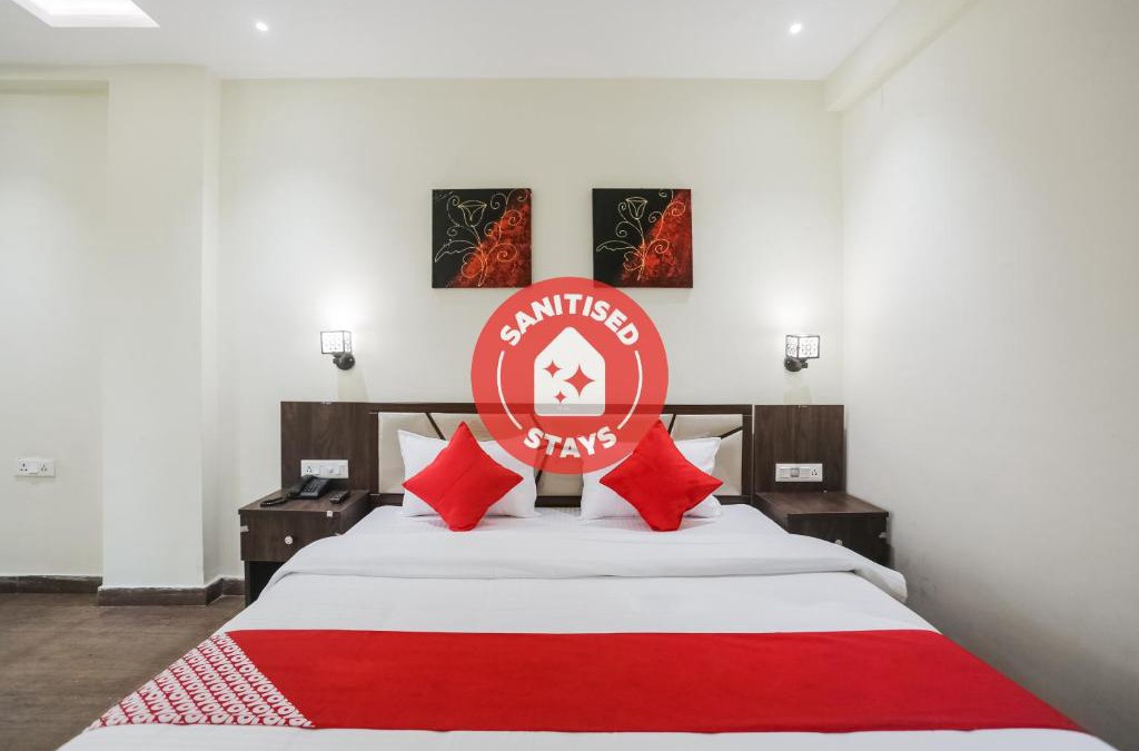 Raigarh Hotel | OYO 63134 Hotel Red Queen