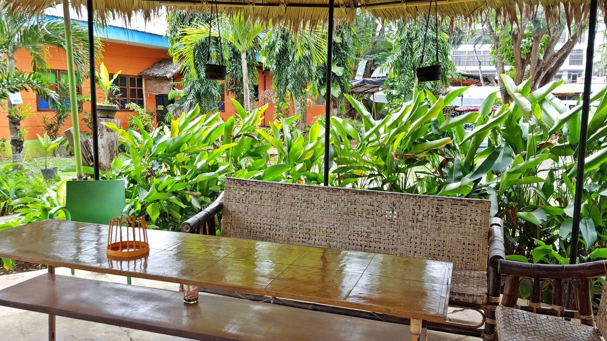 Puerto Princesa City Centre Hotel | OYO 671 Natua's Cabin