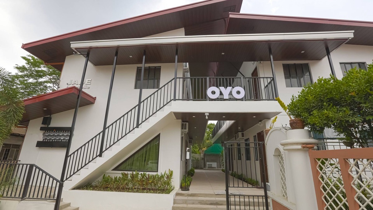 Magallanes Hotel | OYO 736 Jade Apartelle