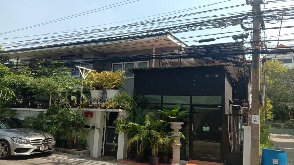 Lat Yao House | OYO 857 42 Loft Bed and Breakfast