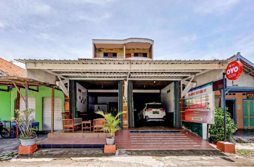 Kretek Hotel | OYO 90051 Guest House Parangtritis