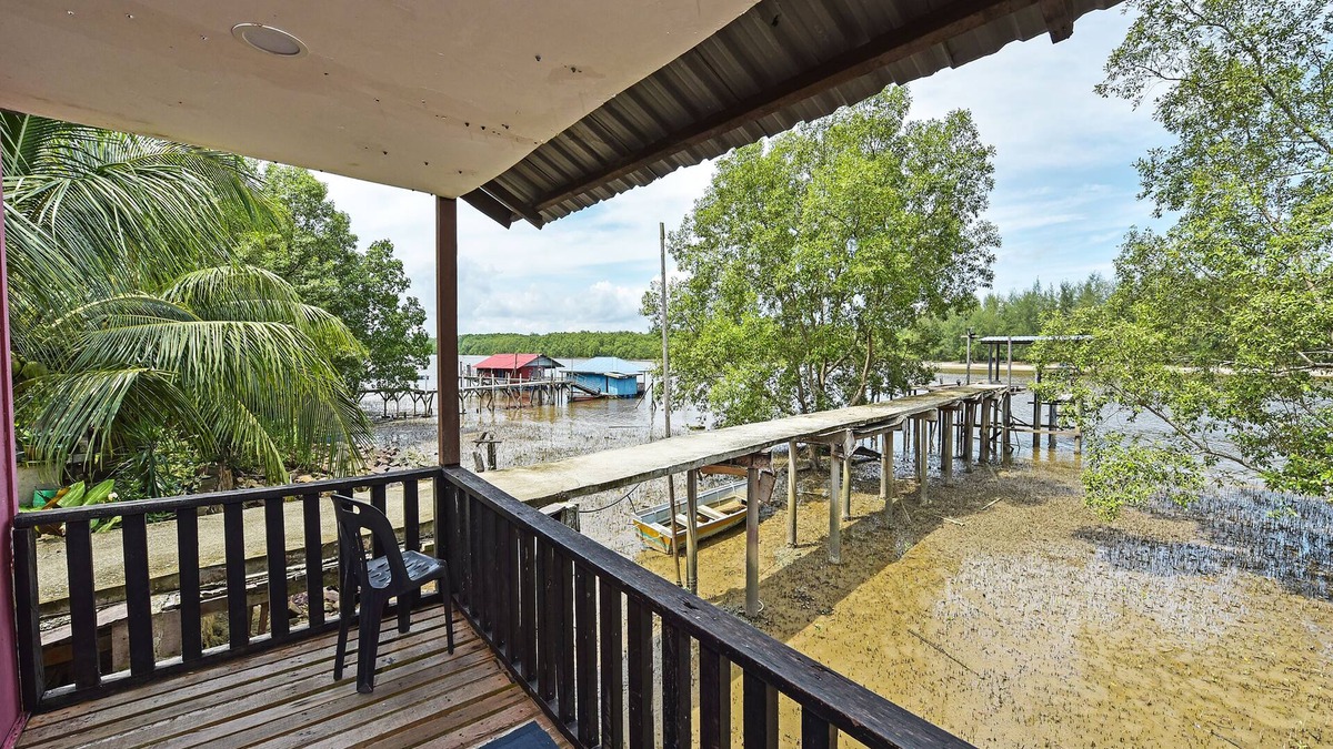 Kuala Rompin Hotel | OYO 90708 D'kuala Waterfront Chalet & Boat Charters