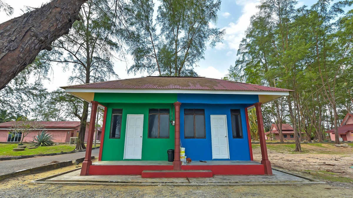 Kampung Penarik Hotel | OYO 90744 Bari Indah Beach Resort