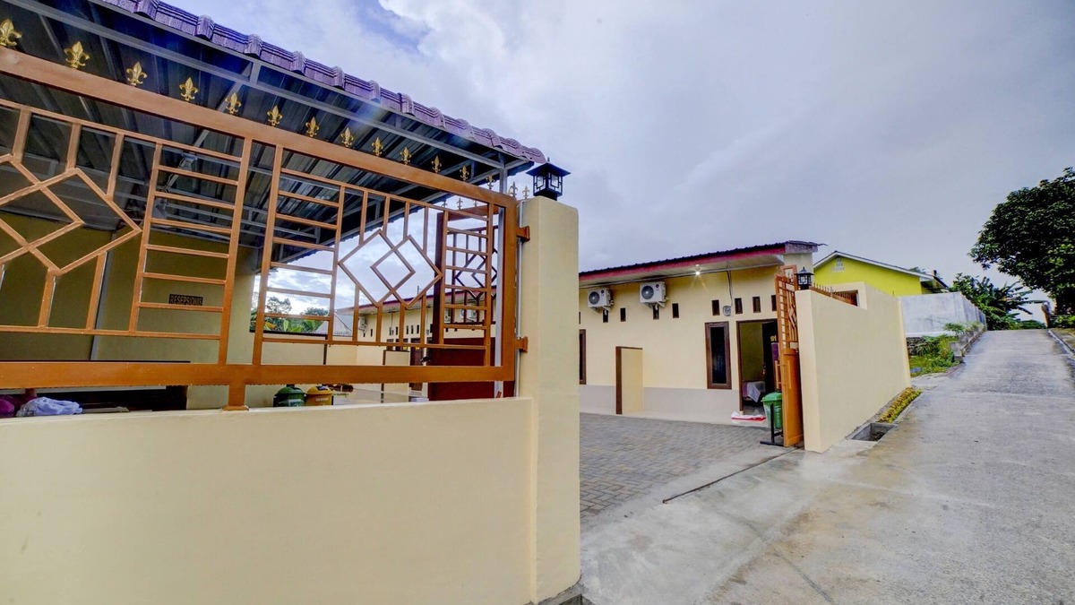 Tebing Tinggi Hotel | OYO 90773 Shine Guest House Syariah