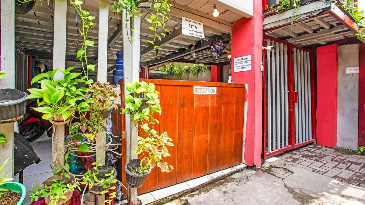 Siwalankerto Hotel | OYO 90799 Griyo Sonia