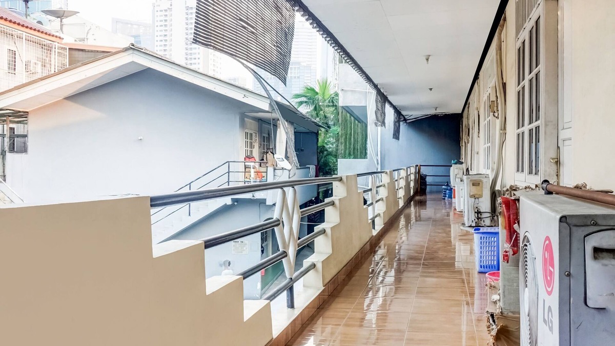 Kuningan Hotel | OYO 91259 59 Residence