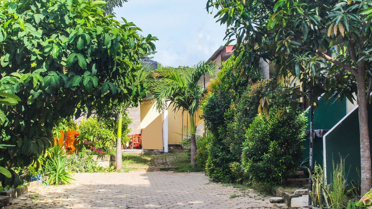 Nginamanu Hotel | OYO 92060 We Bro Kost