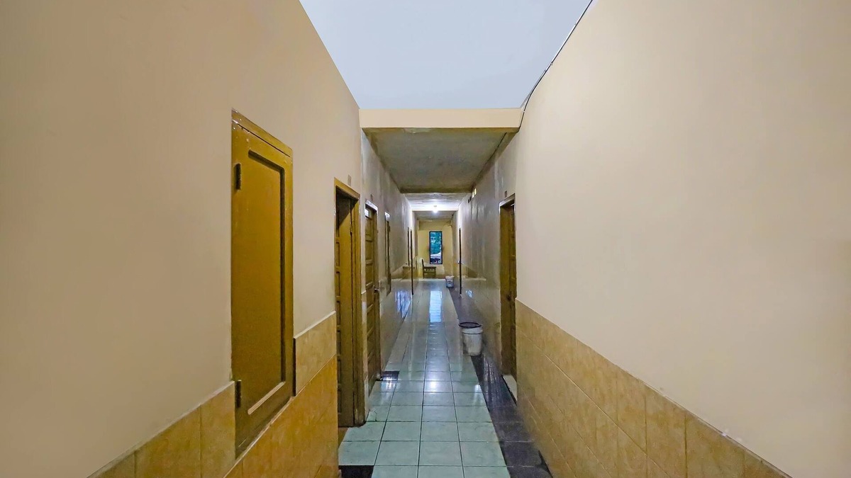 Makassar Hotel | OYO 92230 Penginapan Metro Parepare
