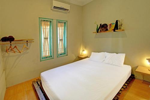 Gerung Hotel | OYO 92825 Kamar Lombok