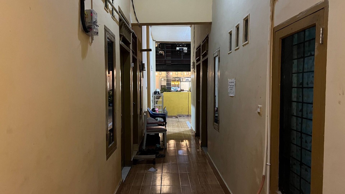Palopo Hotel | OYO 93756 Qq Kost Near Pantai Kebesaran Beach