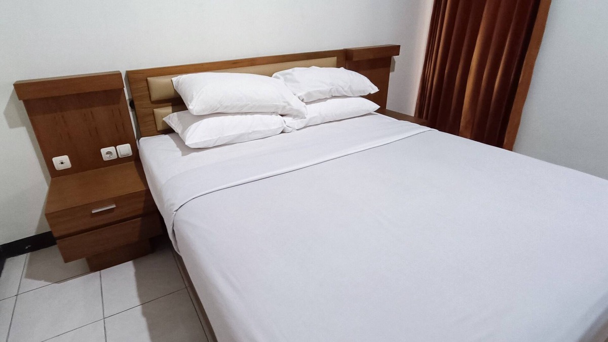 Klaten Selatan Hotel | OYO 93885 D'harjo Guesthouse