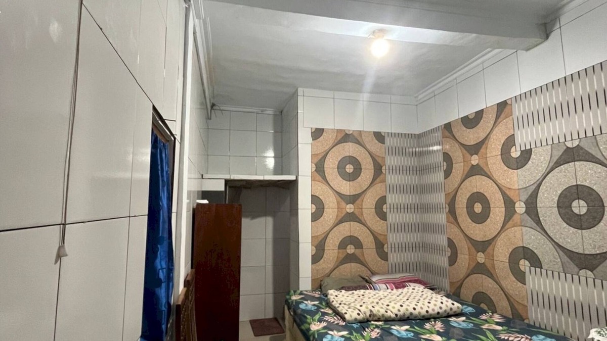 Depok Hotel | OYO 94004 Kenari Residence