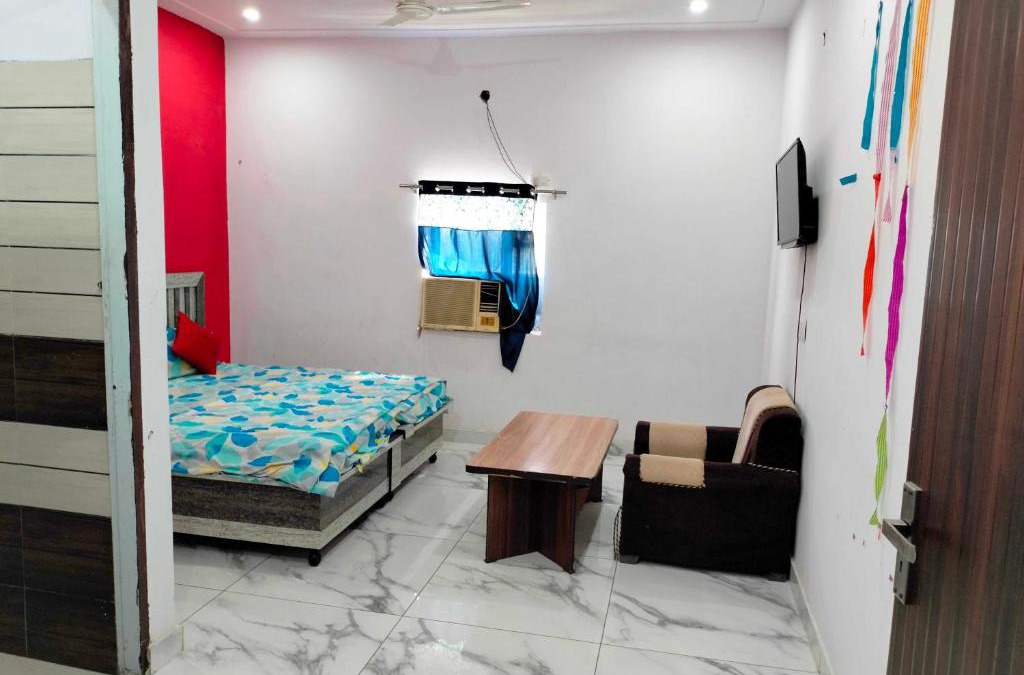 Narnaul Hotel | OYO Blue Moon