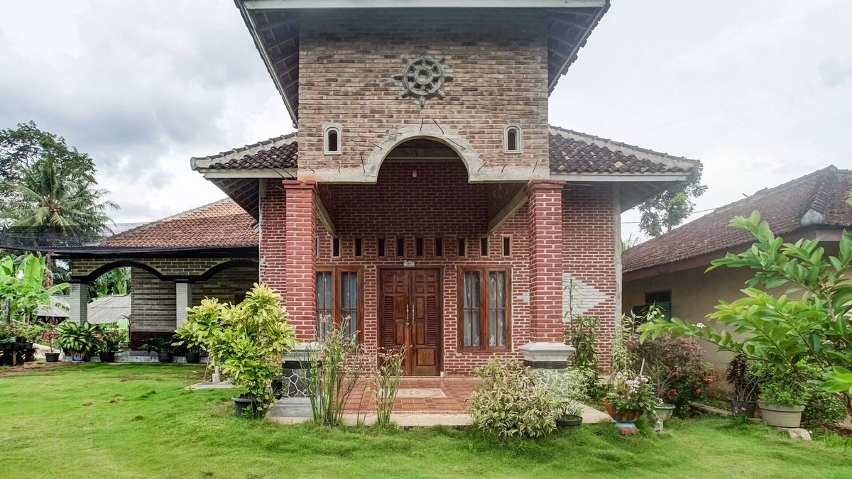 Gedongtataan Hotel | OYO HOMES 91255 Desa Wisata Embung Purworejo Syariah