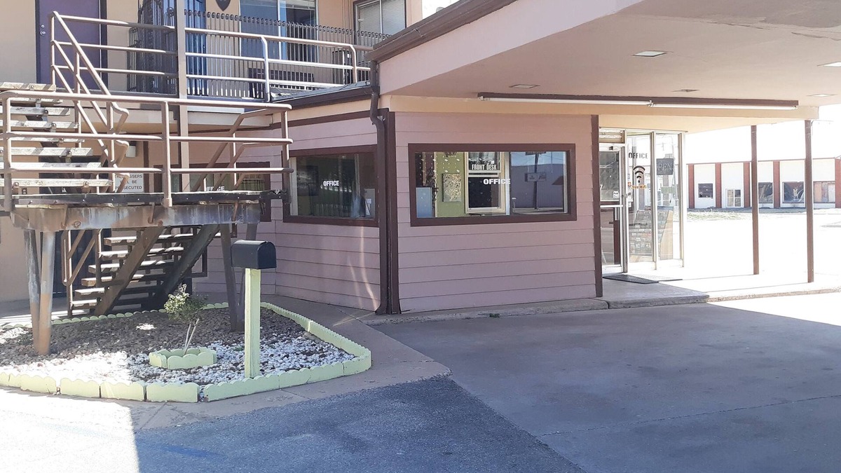 Clovis Hotel | OYO Hotel Kings at Clovis