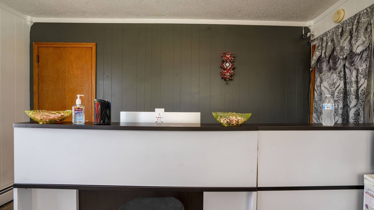 Lamberton Hotel | OYO Hotel Lamberton Hwy 14