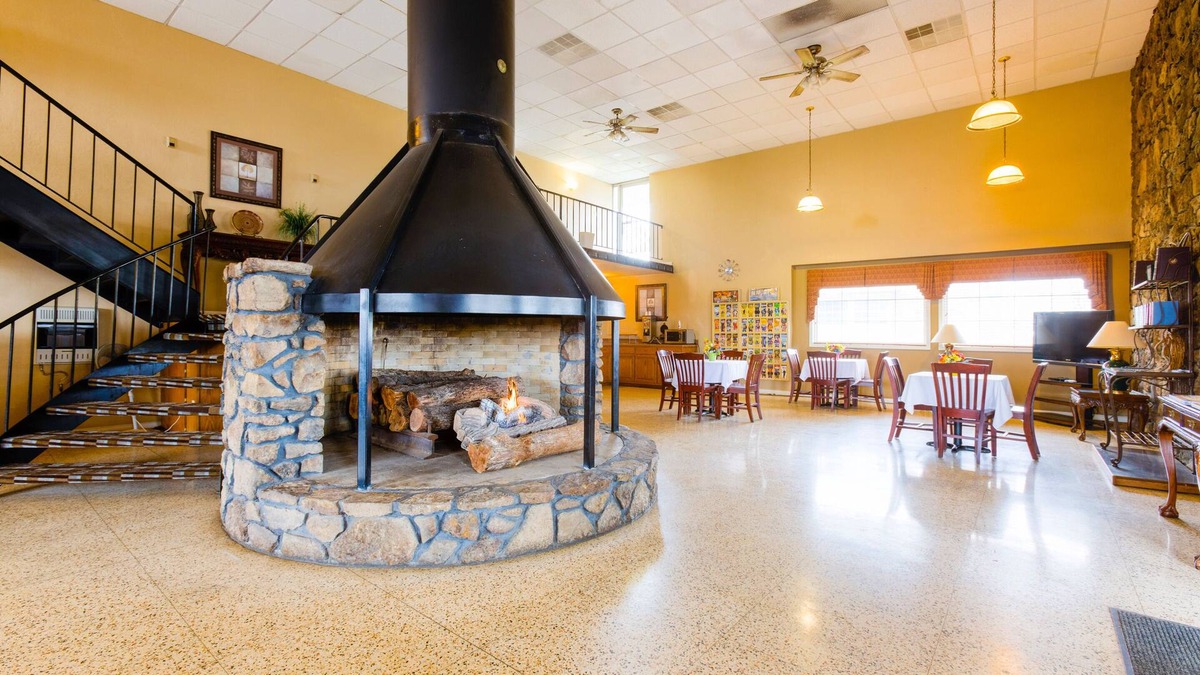 Lebanon Hotel | OYO Hotel Lebanon MO I-44