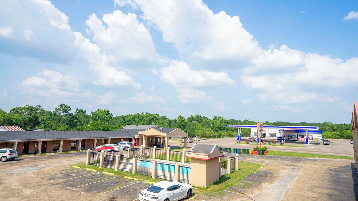 Opp Hotel | OYO Hotel Opp Al, Floral Hwy