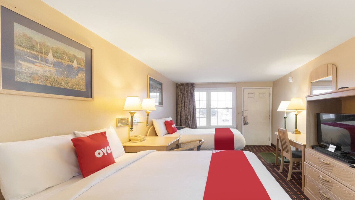 Seneca Falls Hotel | OYO Hotel Starlite Seneca Falls