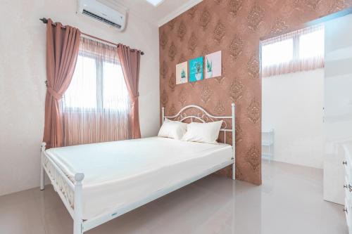 Bogor Barat Hotel | OYO Life 2658 Kost Rasyamada