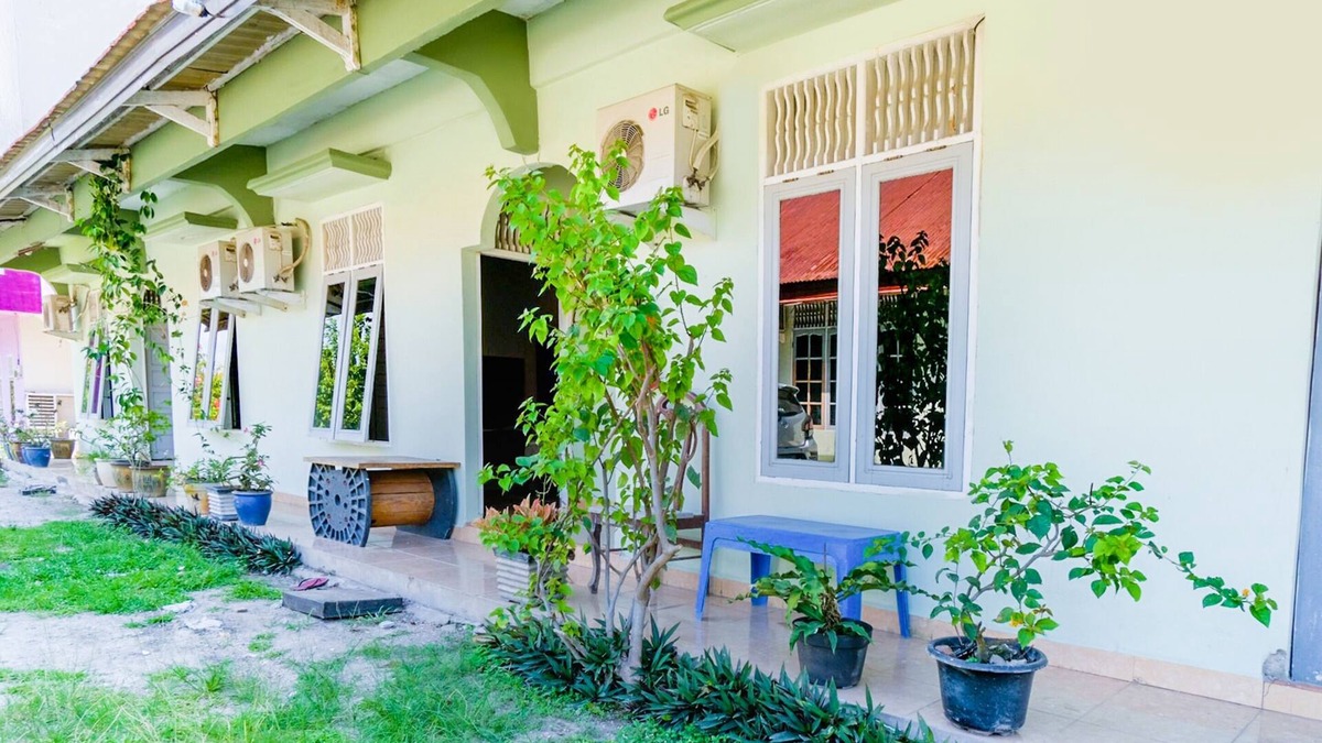 Mandau Hotel | OYO Life 2745 Nabeza House