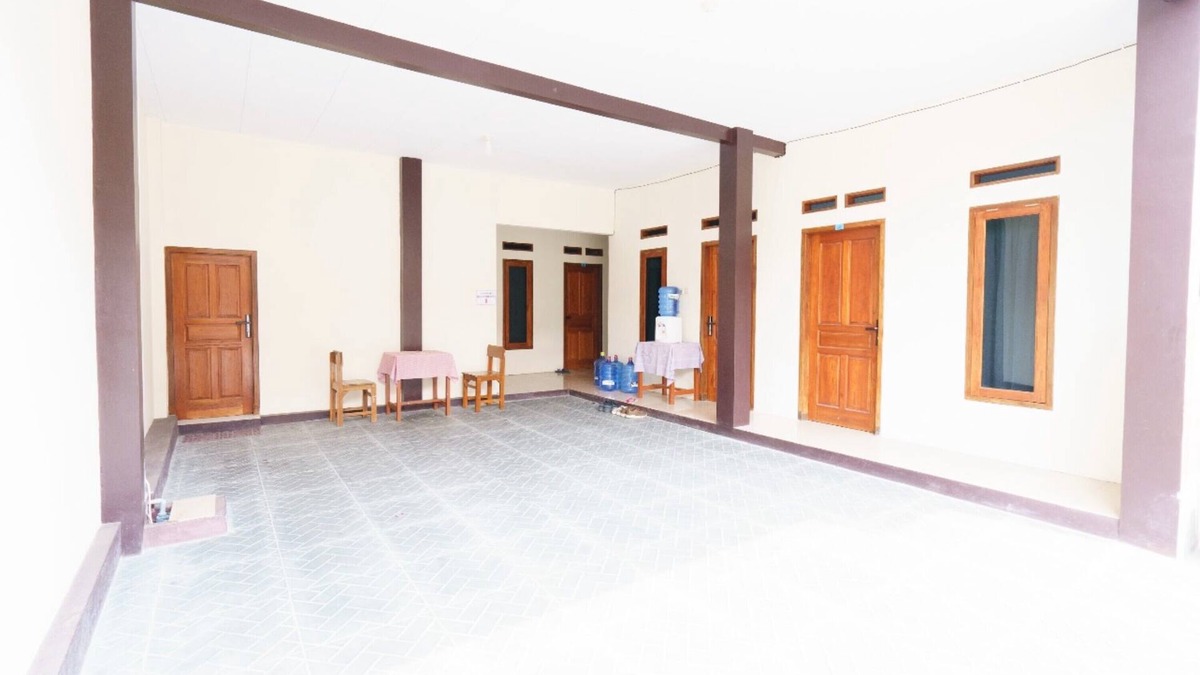 Kuningan Hotel | OYO Life 2884 Wisma Jatnika Syariah