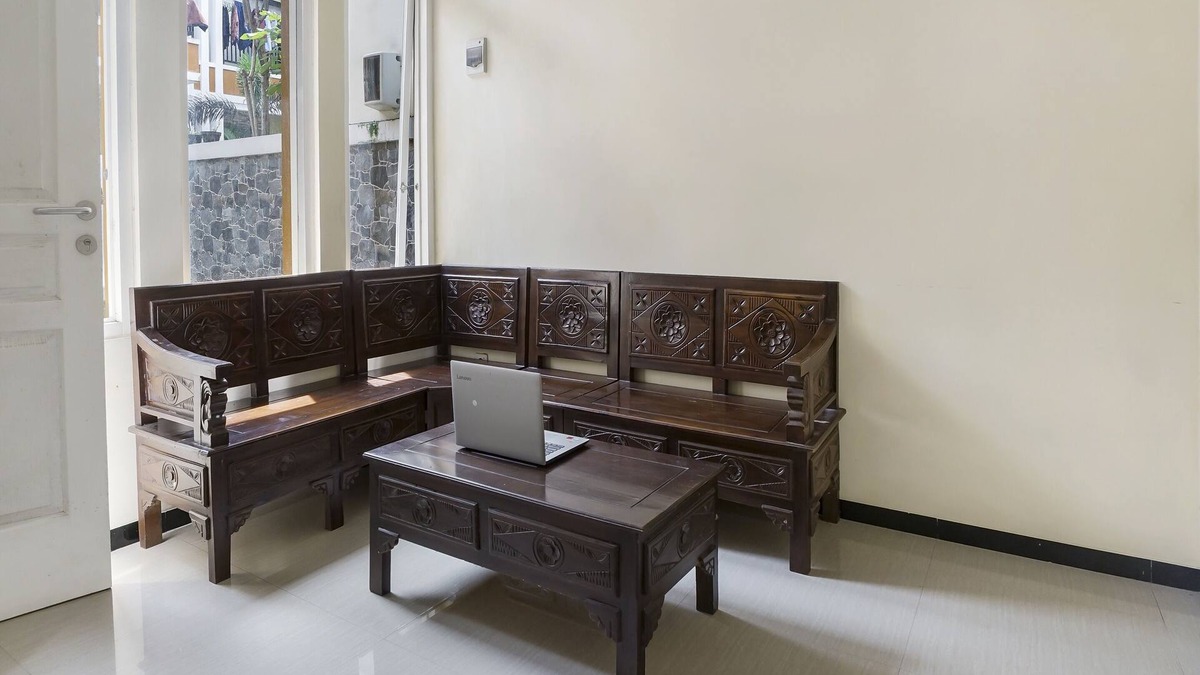 Malang Hotel | OYO Life 90786 De Campus Homestay Syariah
