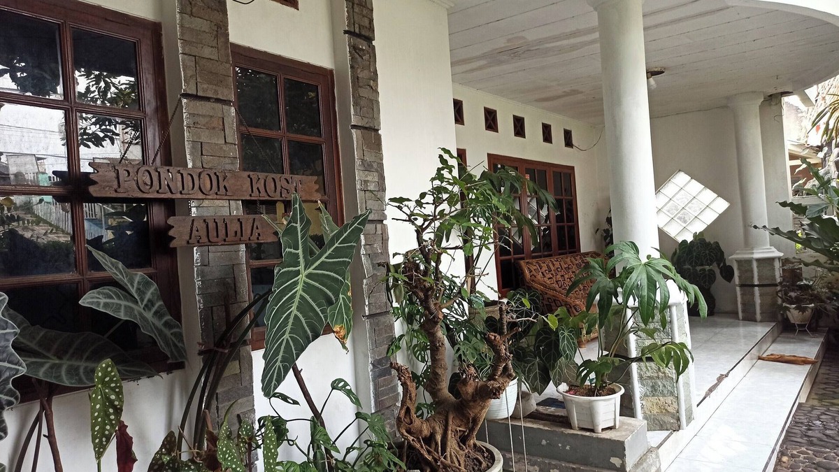 Garut Hotel | OYO Life 91339 Pondok Kost Aulia Syariah
