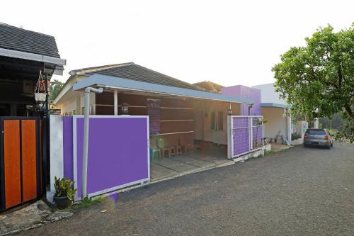 Java Hotel | OYO Life 91504 De Vila Ungu Syariah