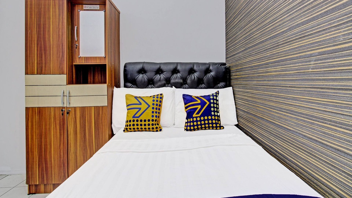 Kudus Hotel | OYO Life 91523 Kenari Guesthouse
