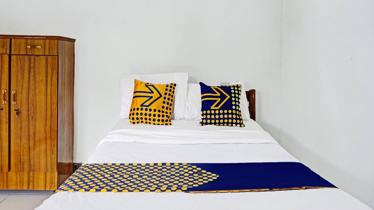 Pandaan Hotel | OYO Life 91896 Kost Bu Dewi Syariah