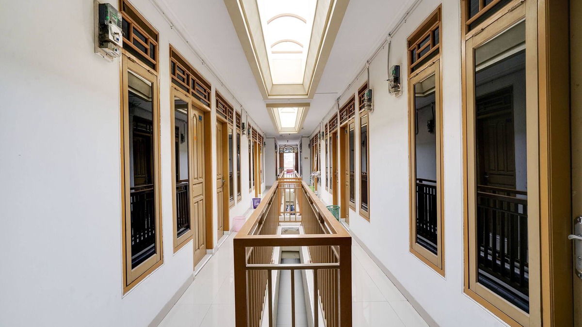 Cileunyi Hotel | OYO Life 91994 Sawerigading Jatinangor Syariah