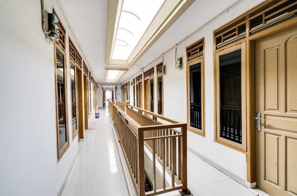 Cileunyi Hotel | OYO Life 91994 Sawerigading Jatinangor Syariah