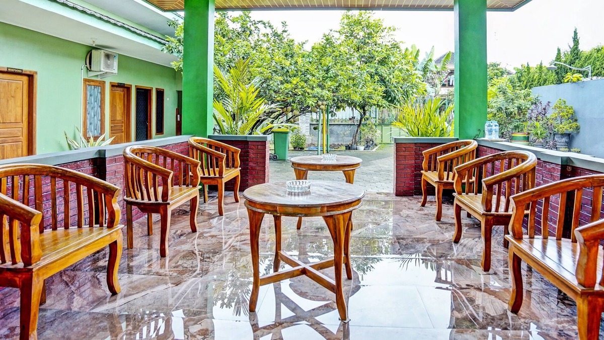 Madiun Hotel | OYO Life 92043 Kost Barokah Syariah Madiun
