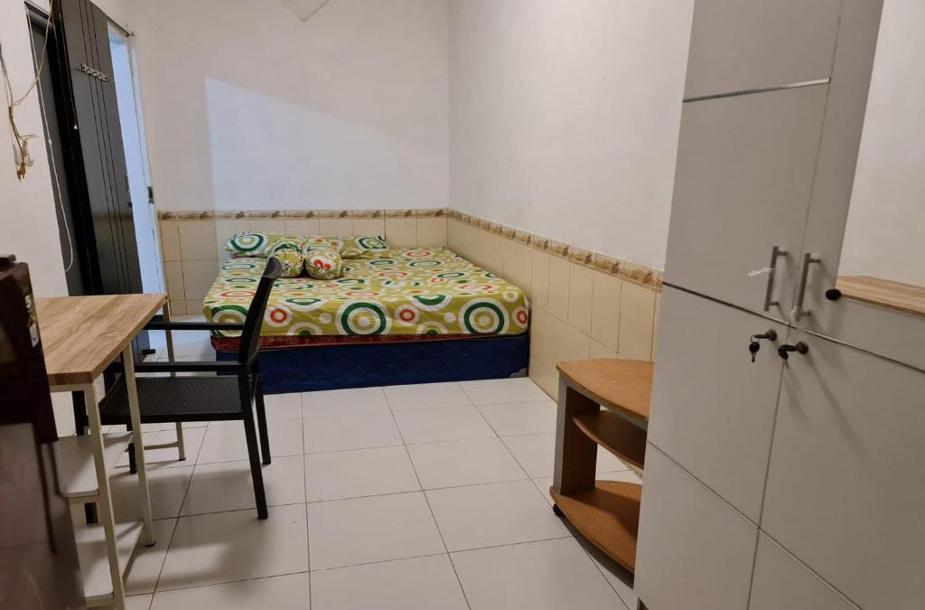 Gubeng Hotel | OYO Life 92191 Omah Dewe Syariah
