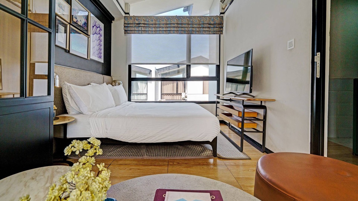 Karawang Hotel | OYO Life 92719 Rolling Hills Residence Karawang