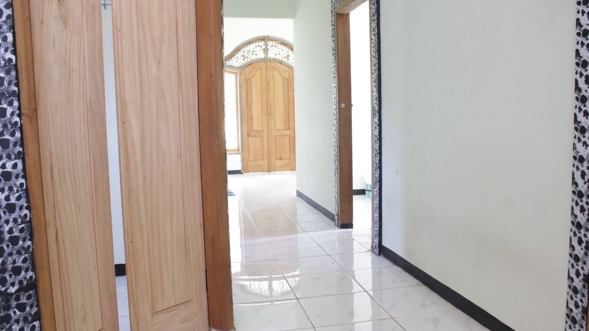 Dinoyo Hotel | OYO Life 92982 Kost Berkah Ibu